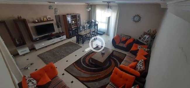 2 Bedroom Flat for Sale in Zahraa Al Maadi, Cairo - شقة 145 م في المعراج العلوي فيو مفتوح علي الدائري مباشرة
