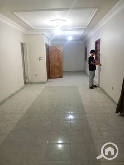 3 Bedroom Apartment for Sale in 6th of October, Giza - شقه للبيع بالحي الثاني بسعر لقطه