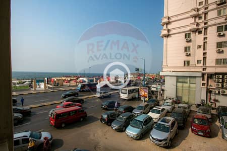 شقة 3 غرف نوم للبيع في سابا باشا، الإسكندرية - 1. jpg