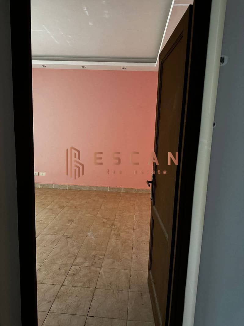 8 U470715. jpg