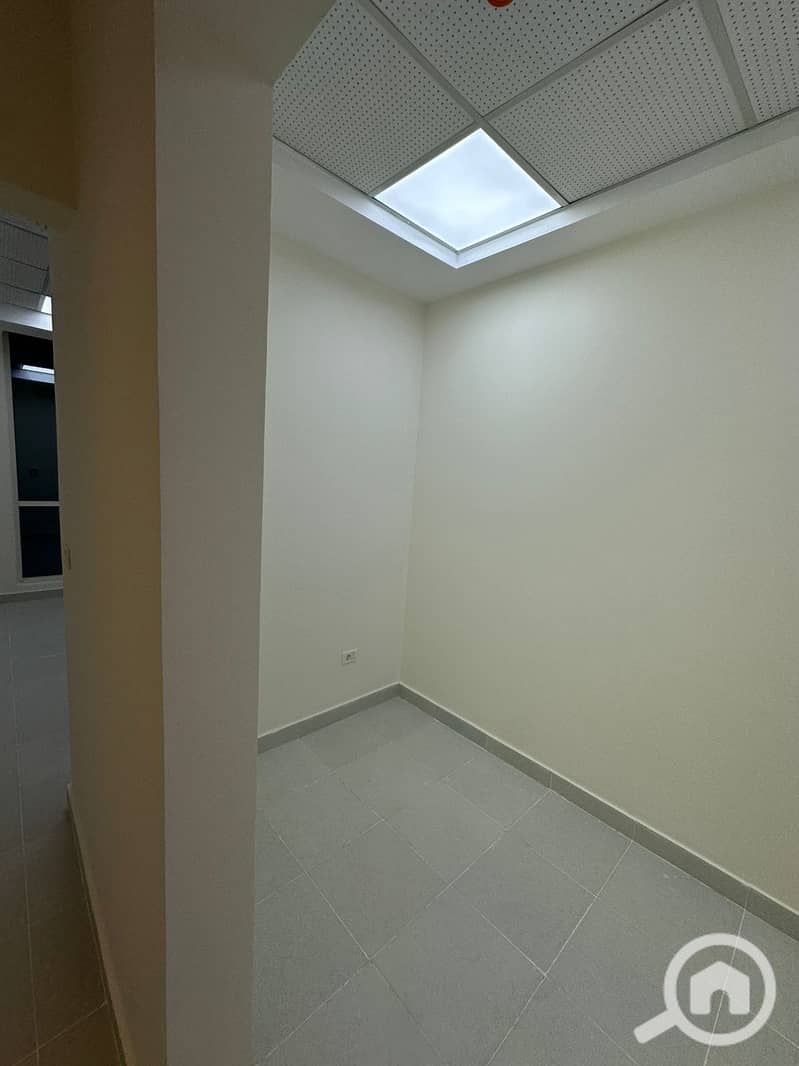 24 001-16. jpg