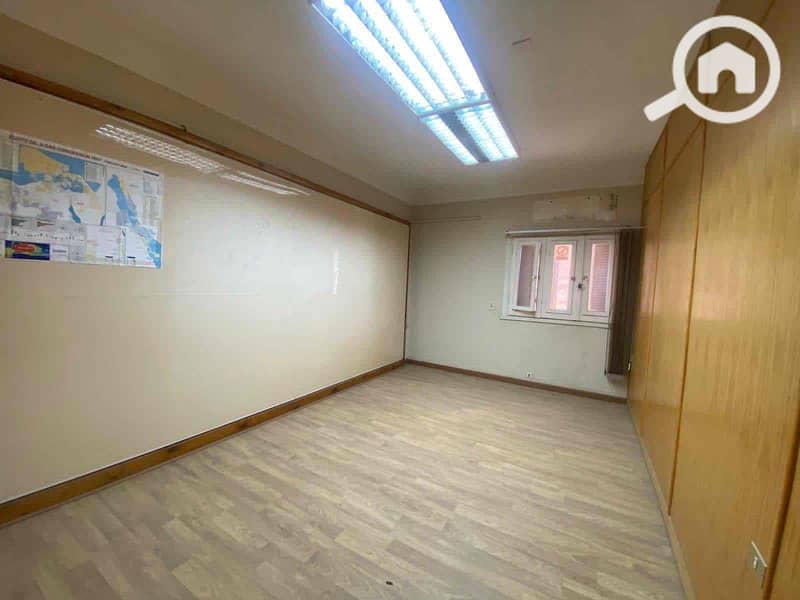 8 a0d7adfe-1700-476e-96a7-0f574deb354c. jpg