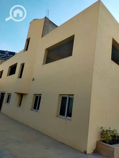 Factory for Rent in 10th of Ramadan, Sharqia - مصنع دورين للايجار هندسي في الروبيكي مطلوب 35الف