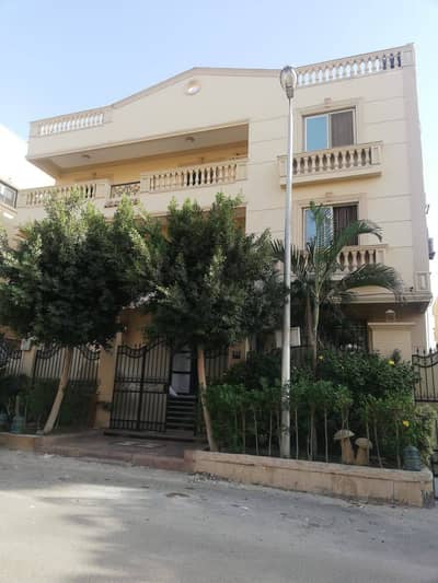 7 Bedroom Villa for Sale in New Cairo, Cairo - فيلا الترا سوبر لوكس بالحي الثالث المنطقة الاولى بالتجمع الخامس