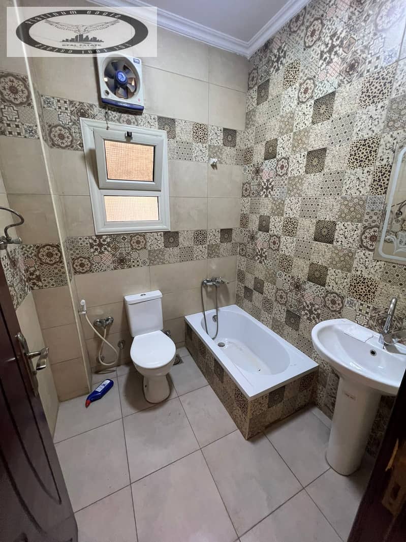 12 913e78cb-f3ce-4bed-b521-fbac972fd3a4. jpg