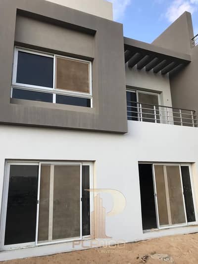 5 Bedroom Townhouse for Sale in Sheikh Zayed, Giza - 686d48f4c3a7c_38262885-7b44-472e-82b3-5df214856c71. jpeg