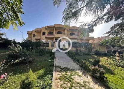 فیلا 10 غرف نوم للبيع في مدينة الشروق، القاهرة - IMG-20250528-WA0013. jpg