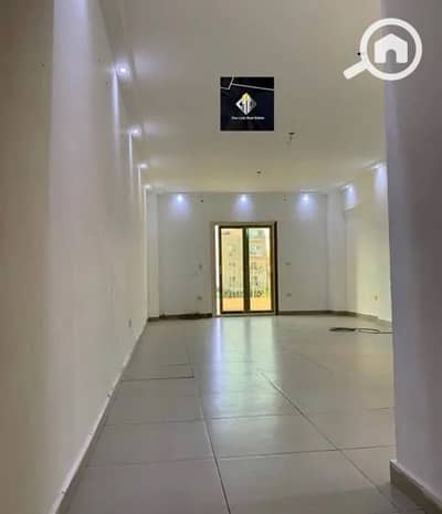 3 Bedroom Apartment for Rent in Sheikh Zayed, Giza - شقه للايجار 240متر امام بيفرلي هيلز جاهزه علي السكن سعر مميز