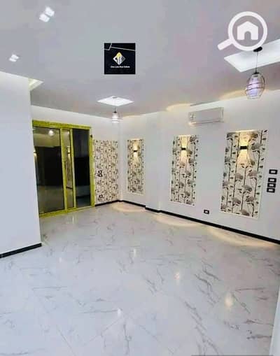 3 Bedroom Flat for Rent in Sheikh Zayed, Giza - شقه للايجار بالحي العاشر ارضي منخفض بحديقه مدخل خاص