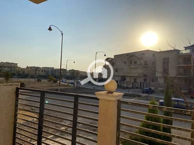3 Bedroom Flat for Sale in New Cairo, Cairo - شقة ارضي مرتفع للبيع منتجع النخيل التجمع الاول القاهرة الجديدة