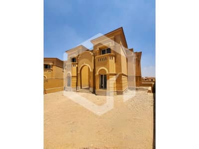 فیلا 5 غرف نوم للبيع في الشيخ زايد، الجيزة - Royal Meadows 1. jpg