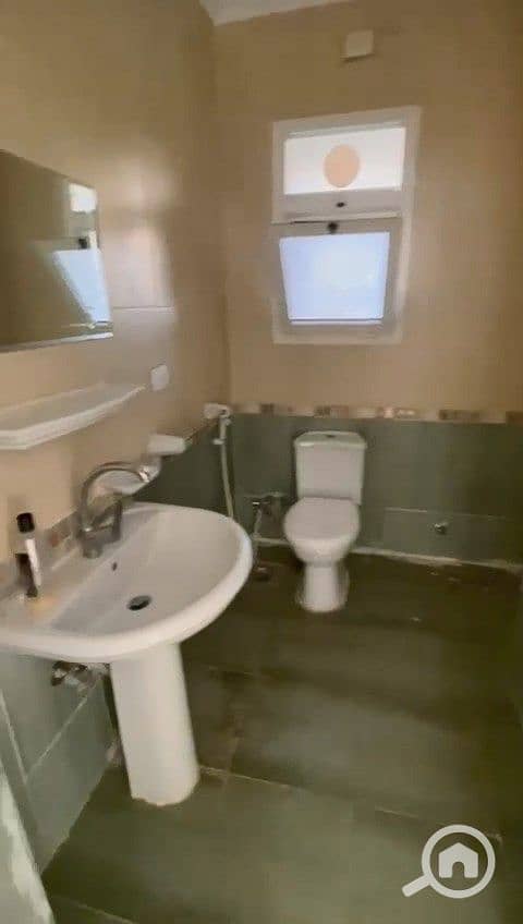11 WhatsApp Video 2025-08-10 at 11.36. 10 AM. mp4_snapshot_01.35_[2025.08. 12_18.03. 54]. jpg
