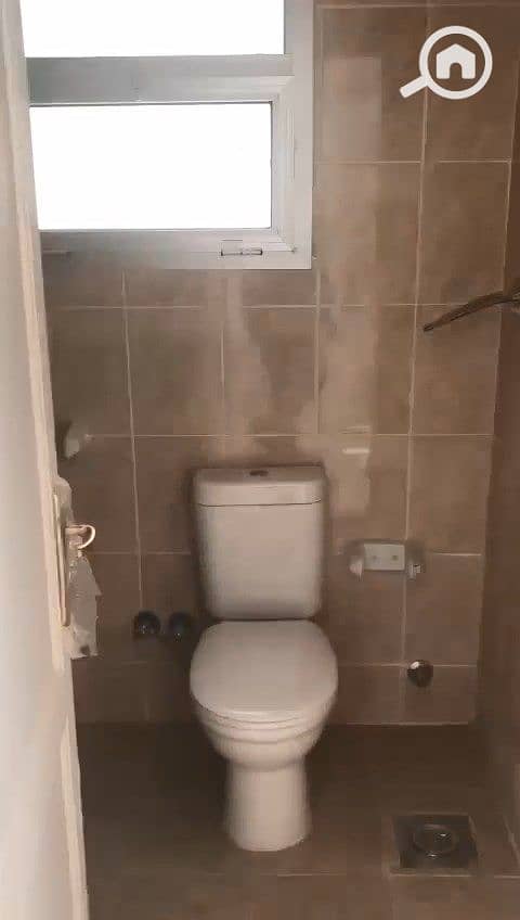 10 WhatsApp Video 2025-07-27 at 7.04. 54 PM. mp4_snapshot_00.33_[2025.08. 07_10.55. 41]. jpg