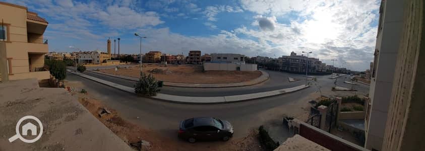 3 Bedroom Apartment for Sale in Shorouk City, Cairo - شقة 205م بحديقة 120م داخل فيلا خطوات من نادى جرين هيلز