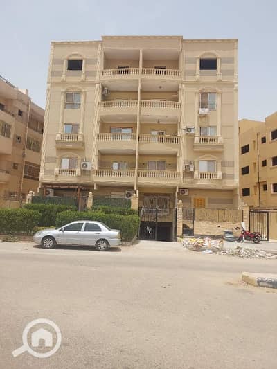 فلیٹ 2 غرفة نوم للبيع في مدينة الشروق، القاهرة - 121م جانبي دوررابع باساسنير التامنه عمارات جوار مسجد ال خليفه قسط18شهر