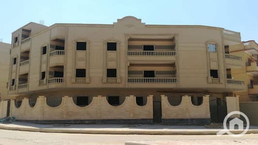 3 Bedroom Flat for Sale in Shorouk City, Cairo - 182م تشطيب الترالوكس الحي الاول شرق بجوار نادي جرين هيلزسعر لقطه متكرر