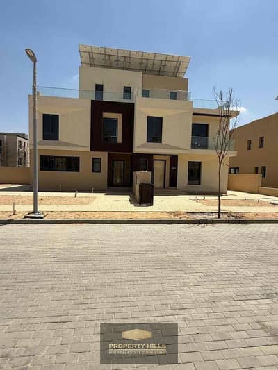 4 Bedroom Twin House for Sale in Sheikh Zayed, Giza - 74cd0ec9-08ee-4aa1-9941-72fc28600bb5. jpg