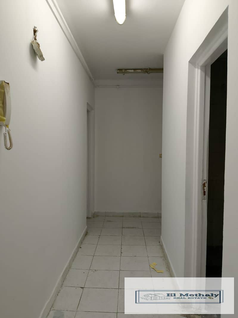 4 ffa0af04-e500-4402-b0a4-e18b4d7f9c95. jpg