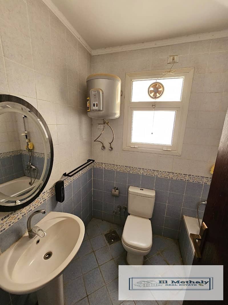 8 bd5d1926-450b-4ce3-9baa-1db27deb35a8. jpg