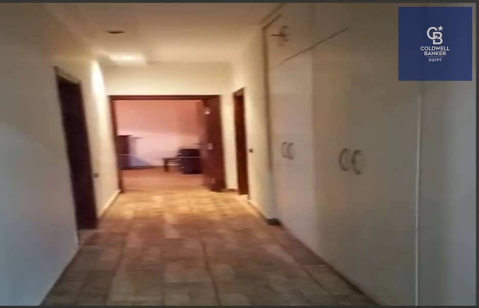 7 999. png