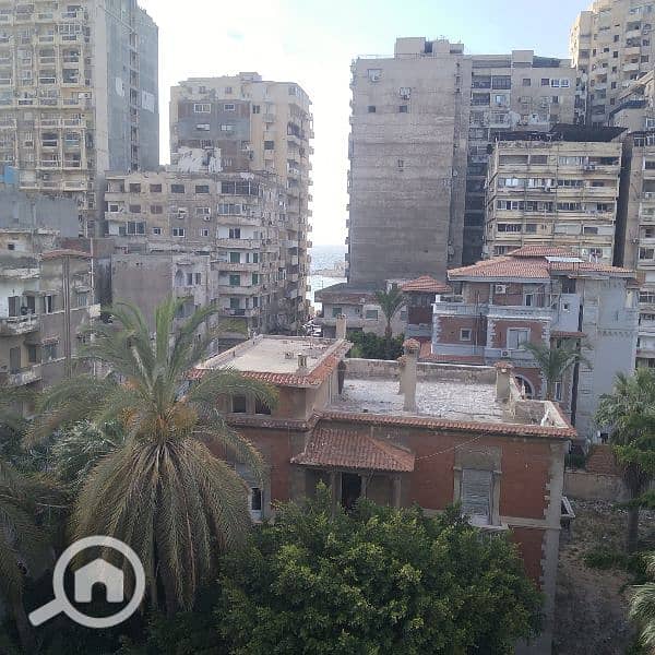 عقار للبيع موقع نادر عالترام مباشرناصية فيومفتوح للبحريصلح تجاري