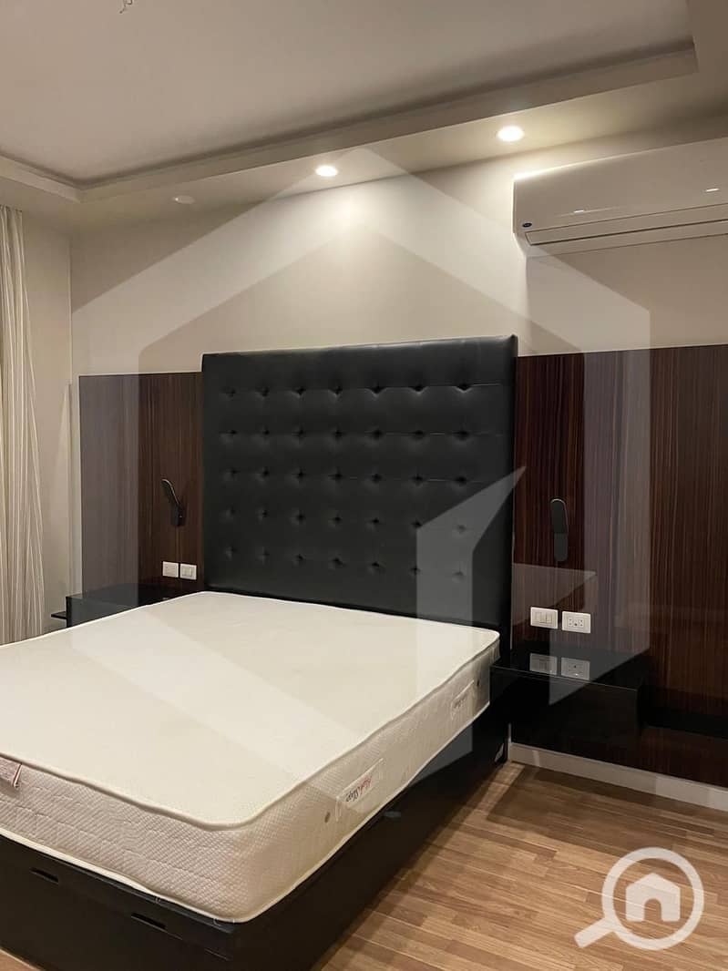 8 Royal Meadows 8. jpg