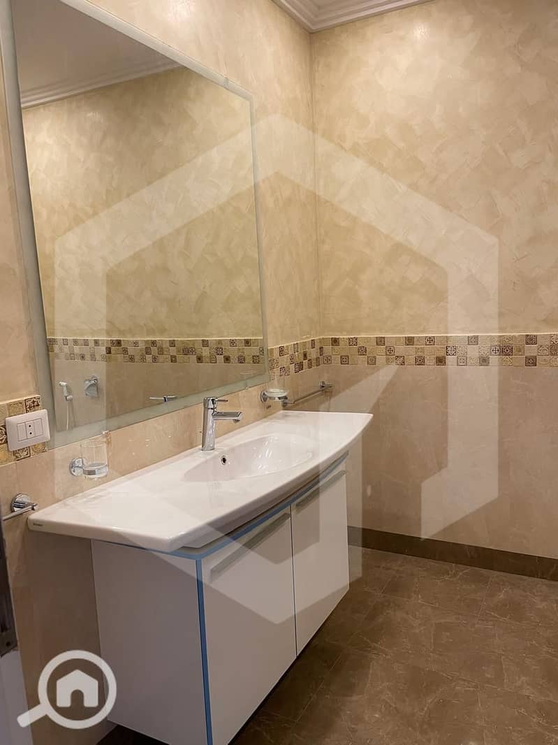 17 Royal Meadows 20. jpg