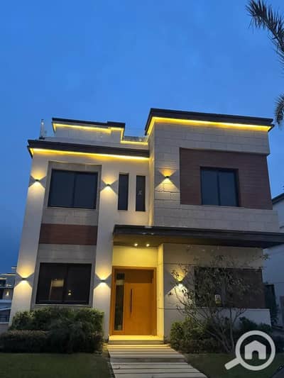 3 Bedroom Villa for Sale in New Cairo, Cairo - 526842966_3137494676399600_8304122772839162634_n. jpg