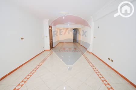 مکتب  للايجار في سموحة، الإسكندرية - DSC_0001. jpg