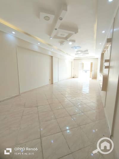 3 Bedroom Flat for Rent in Bolkly, Alexandria - شقه سكنية للايجار بولكلى للسكن العائلى