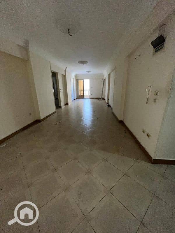شقة سكنية للبيع بسموحه شارع البرت للسكن الراقي