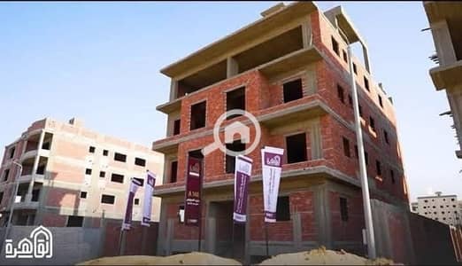 3 Bedroom Flat for Sale in New Cairo, Cairo - شقه للبيع ف الحي التكميلي تاني نمره من طريق السويس