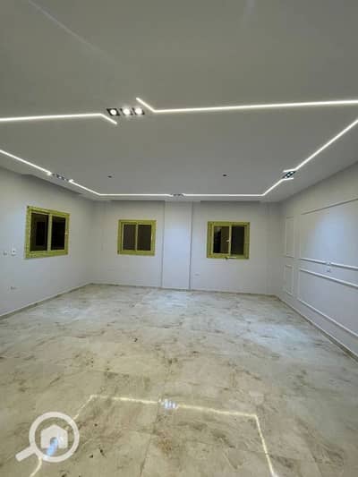3 Bedroom Flat for Sale in New Cairo, Cairo - شقه للبيع ف الاندلس تاني نمره من القطاميه ديونز فيو جاردن متشطبه
