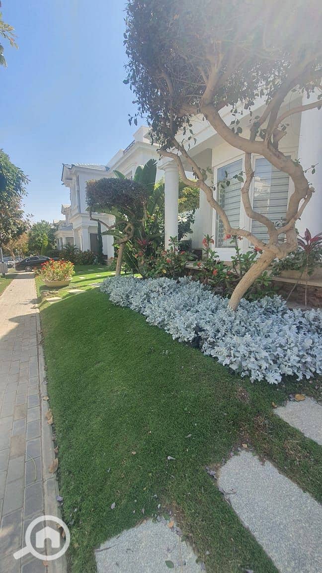 فيلا مميزه للبيع الشويفات التجمع الخامس بسعر مميز علي شارع رئيسي فيلا مميزه للبيع الشويفات التجمع الخامس بسعر مميز علي شارع رئيسي