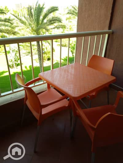 2 Bedroom Chalet for Sale in North Coast, Matruh - شاليه 80 م عمارات الستنينات اميز عمارات الجولف امام الاكوا