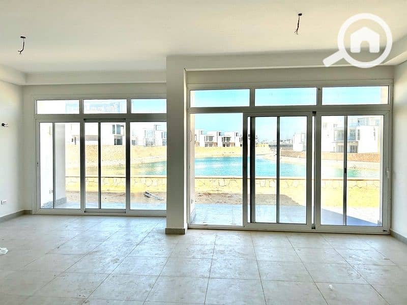 فيلا مفروشة على البحيرة مباشرة للبيع في العالمين الجديدة - مزارين فيلا مفروشة على البحيرة مباشرة للبيع في العالمين الجديدة - مزارين