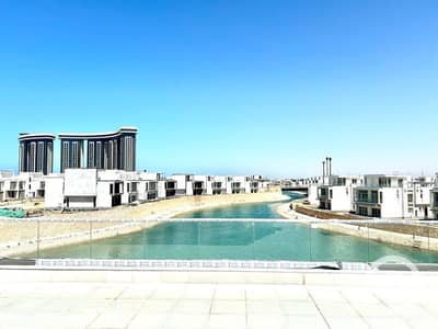 فیلا 4 غرف نوم للبيع في الساحل الشمالي، مطروح - Furnished by Lagoon Villa for sale New Alamein- فيلا مفروشة البيع