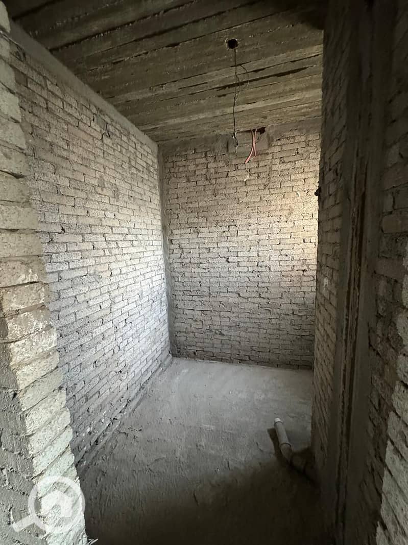 4 9d84d298-cc57-4131-abb9-8e720fd5d1c8. jpg
