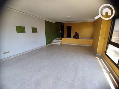 شقة 3 غرف نوم للايجار في المعادي، القاهرة - شقة للإيجار شارع فلسطين متفرع من شارع الجزائر تصلح إداري