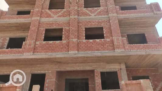 أرض سكنية  للبيع في القاهرة الجديدة، القاهرة - عماره كامله 490م امتداد النرجس C مرحله 6 طوب احمر شقتين واجهه بحري