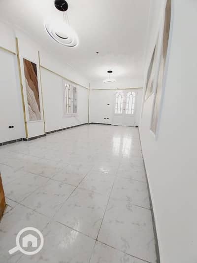 2 Bedroom Flat for Sale in Agami, Alexandria - شقة للبيع دور أول بالإسكندرية النخيل 1 قرية ٦اكتوبر العجمي الكيلوا 21