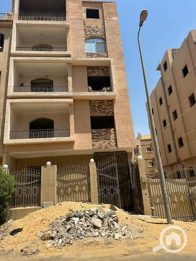 2 Bedroom Flat for Sale in New Cairo, Cairo - 120م شقه جاردنيا هايتس 1 س دور رابع امامي مكان للاسانسير تصالح