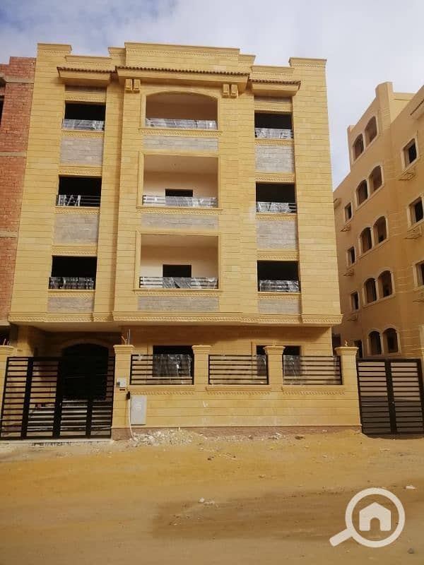 300م عماره كامله الاندلس العائلى واجهه متشطبه عدادات كهرباء موقع مميز