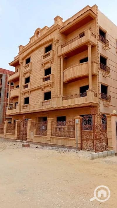 أرض سكنية  للبيع في القاهرة الجديدة، القاهرة - 500م عماره كامله الاندلس 1 واجهه حجر هاشمه تصالح بزمنت ورخصه للروف75%
