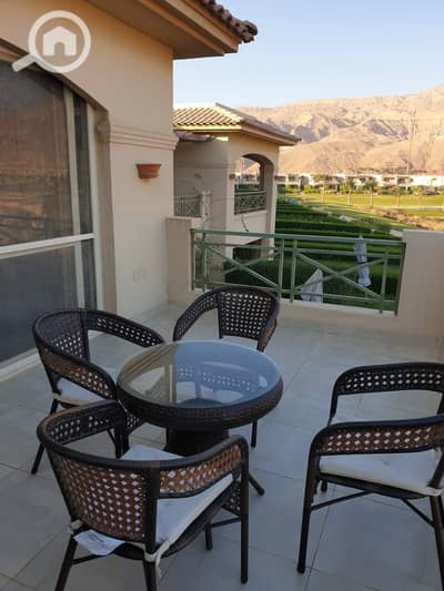 2 Bedroom Chalet for Sale in Ain Sukhna, Suez - شاليه للبيع 120م علي البحر استلام فورى في لافيستا Lavista العين السخنة