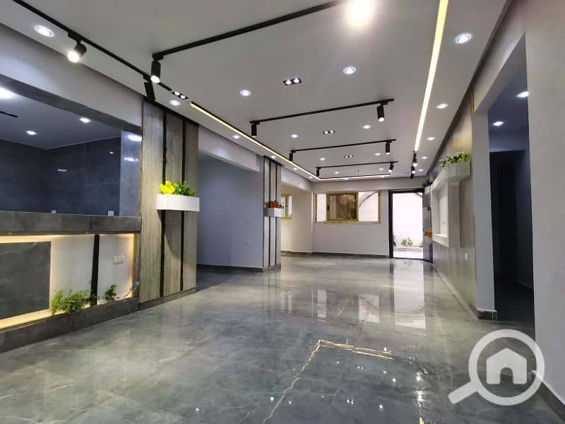 شقة للبيع في حدائق الأهرام مساحة 250متر ارضي بجاردن