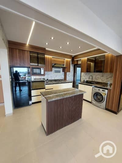 3 Bedroom Hotel Apartment for Sale in Maadi, Cairo - شقه للبيع علي كورنيش النيل المعادي