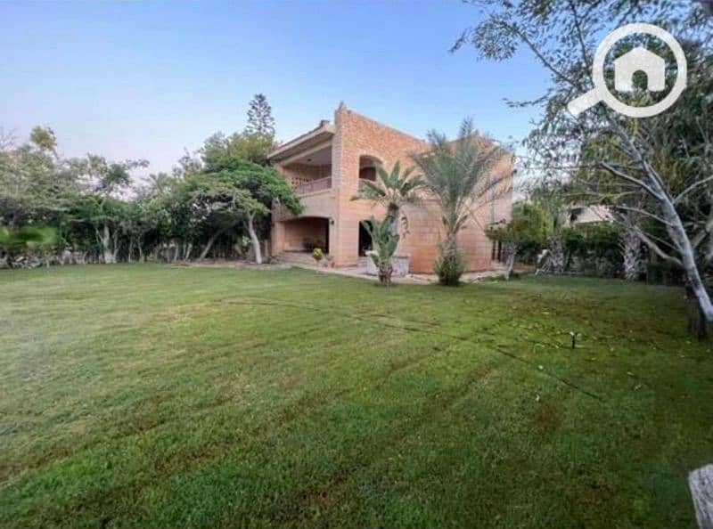 شاليه للبيع في مارينا 5 500م والوحيد بحديقه خاصه مساحتها 500م