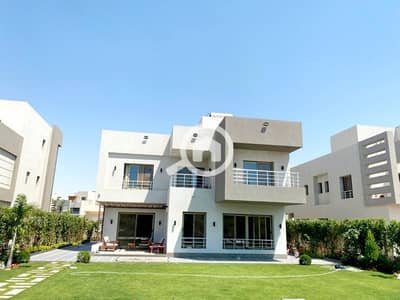 فیلا 5 غرف نوم للايجار في 6 أكتوبر، الجيزة - فيلا مستقله للايجار في كمبوند جراند هايتس 750م بالتكييفات والمطبخ