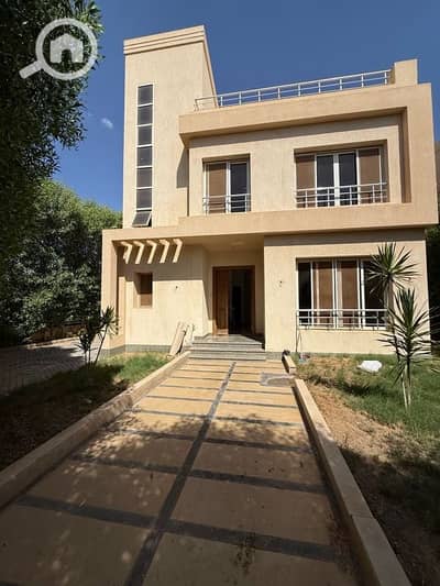 فیلا 5 غرف نوم للايجار في 6 أكتوبر، الجيزة - Stand Allone For Rent In Grand Heights Ac and Kitchen